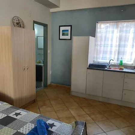 Letty's - With Free Gym Membership Appartement
